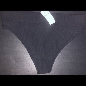 Women’s 6 pack aerie thongs NWT